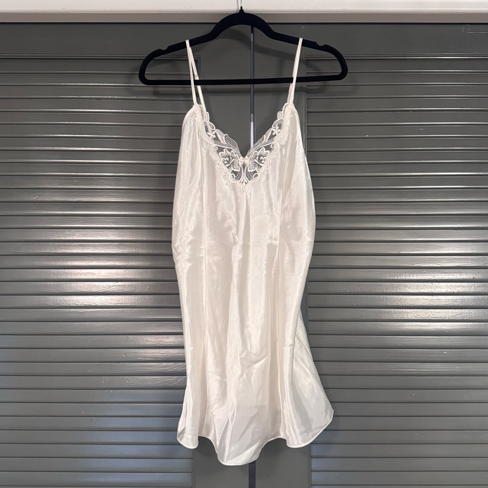 Vintage Frederick’s of Hollywood White Lace Slip